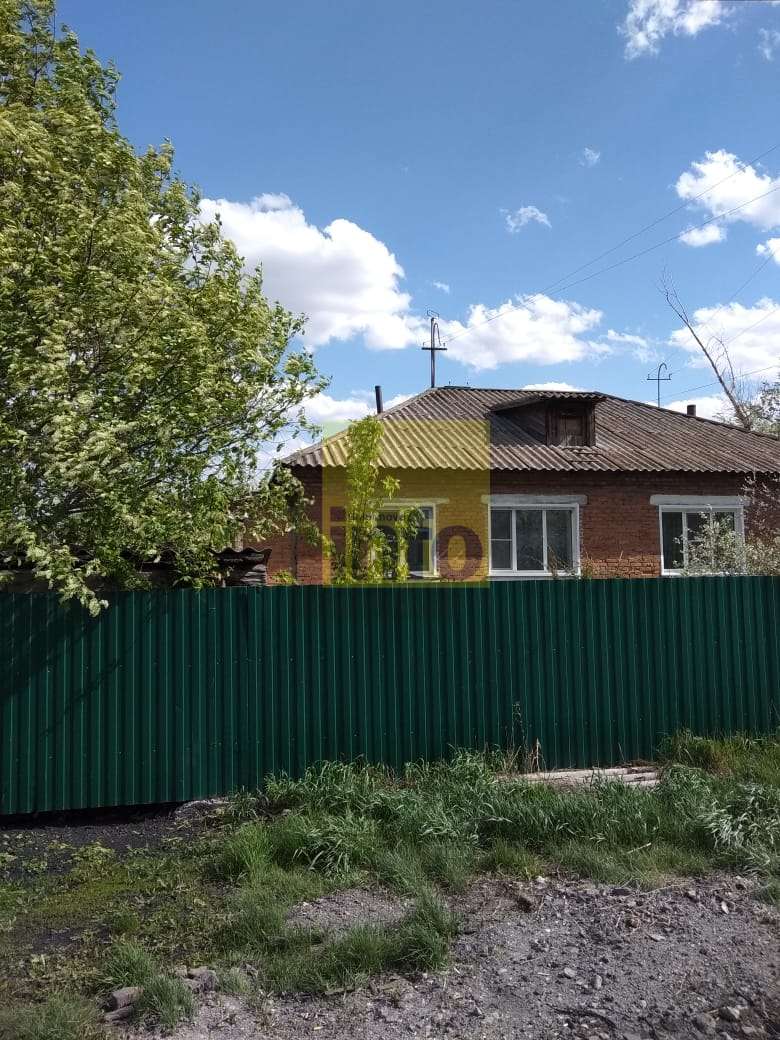Продам дом на два хозяина в Шипуново по улице Коммунальная 74