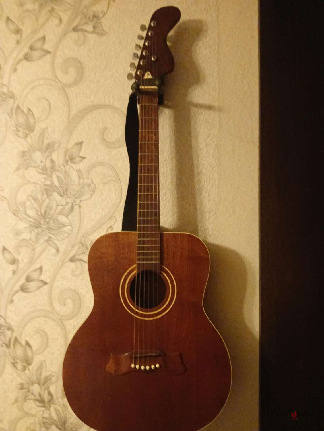 Продается гитара Орфей, производства Болгария.